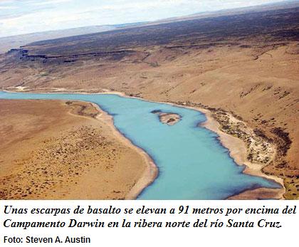 Escarpas de basalto 91 metros por encima de Campamento Darwin